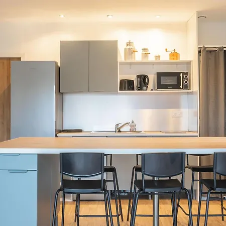 L'instant Fleuri Casa de Férias